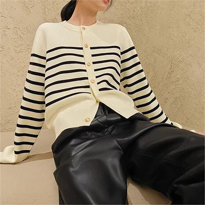 Fashionable contrasting retro striped knitted cardigan women's long sleeved sweater women's top outerwear trend