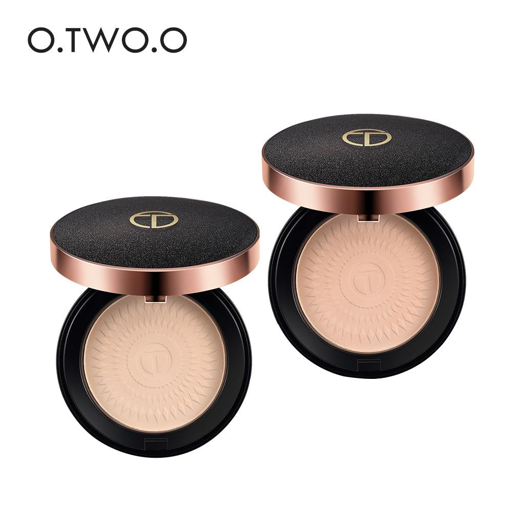 O.TWO.O Natural Make Up Face Powder Foundations Oil-control Brighten Concealer Whitening Pressed Powder With Puff