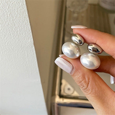 Retro temperament flat bean pearl earrings cool and sweet metal earrings INS high-end earrings