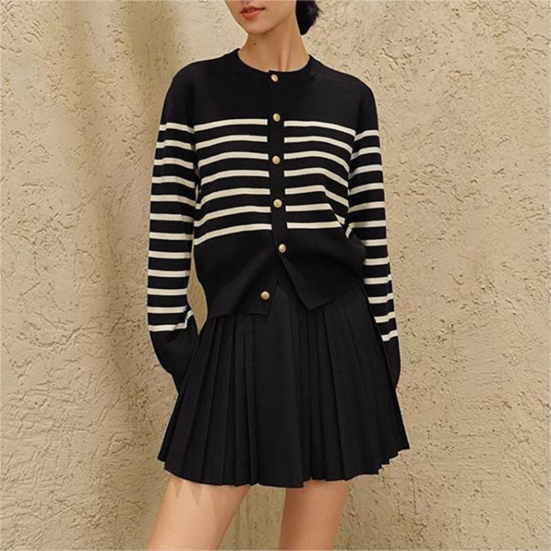 Fashionable contrasting retro striped knitted cardigan women's long sleeved sweater women's top outerwear trend