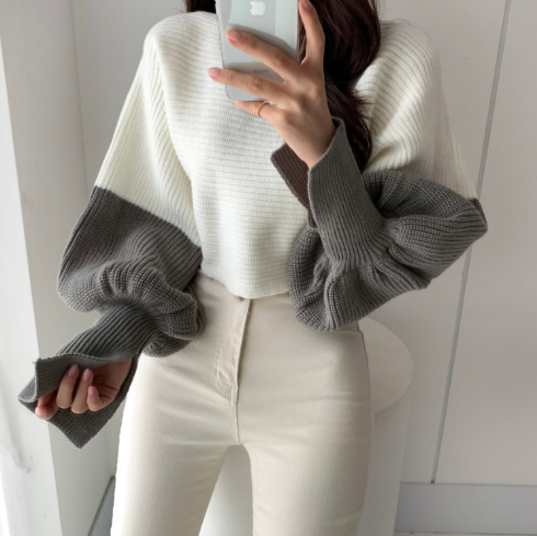 Autumn winter women's fashionable contrast color lantern sleeves slit design one-shoulder sweater high waist loose short knitted sweater